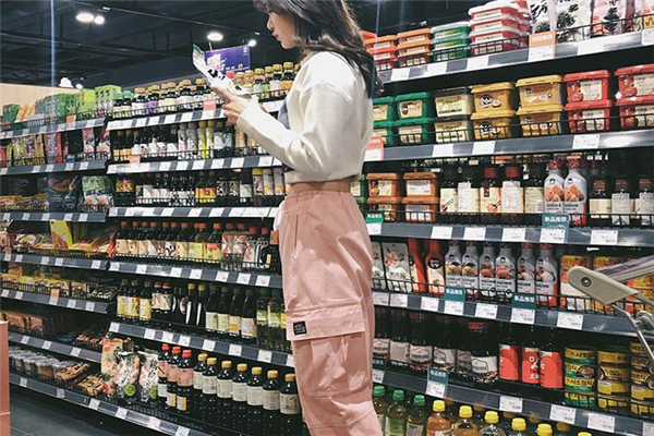 大口袋工装裤女穿什么上衣好看,大口袋工装裤感觉