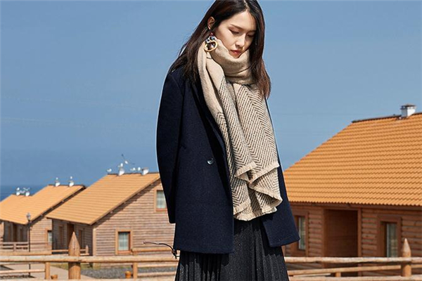 藏青色配什么颜色好看 裤子,藏青色配什么颜色好看 上衣 藏青色配什么颜色好看 裤子,藏青色配什么颜色好看 上衣