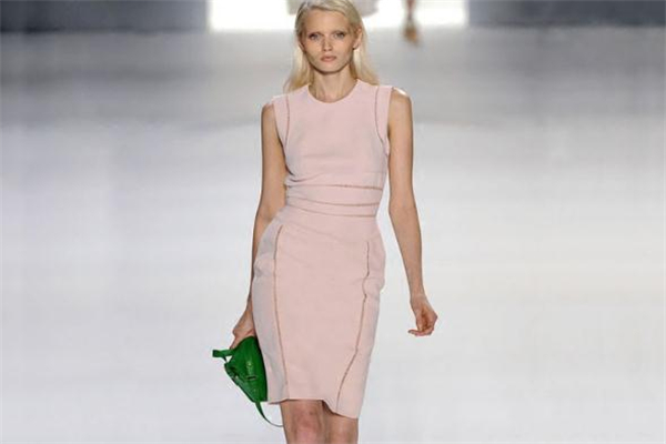 裸粉色配什么颜色好看图片,裸粉色配什么颜色好看美甲