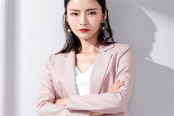 裸粉色适合黄皮肤吗,黄皮适合粉色的衣服吗?