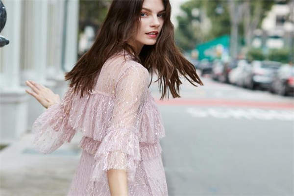 蕾丝裙怎么洗不缩水,蕾丝连衣裙每次洗都会缩水吗