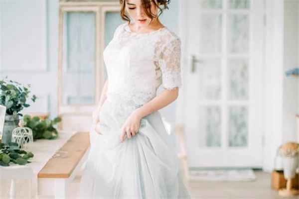 纱裙破了个洞怎么修补,纱裙破了个洞补救图片