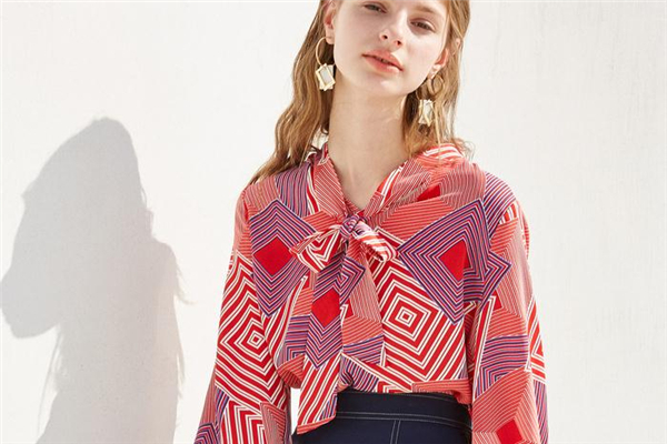 衣领汗渍怎么洗掉,衣服汗渍怎么去除