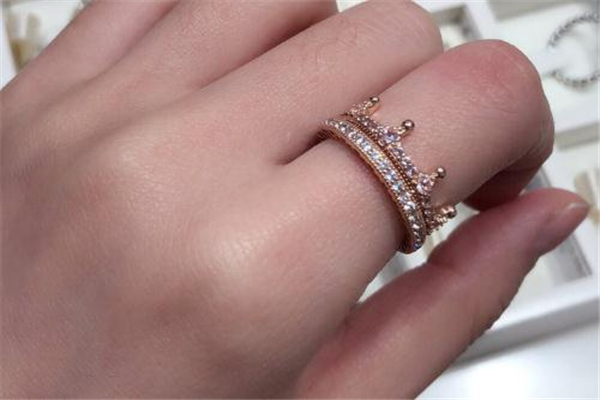 潘多拉皇冠戒指真假鉴别图,潘多拉戒指怎么辨别真假