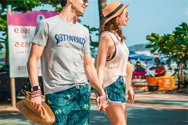 沙滩裤怎么选,沙滩裤里面还要穿什么吗