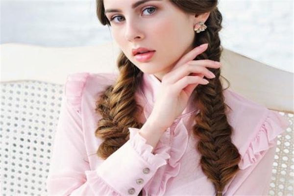 雪纺面料为什么会吸在身上,雪纺衣服吸在身上怎么办