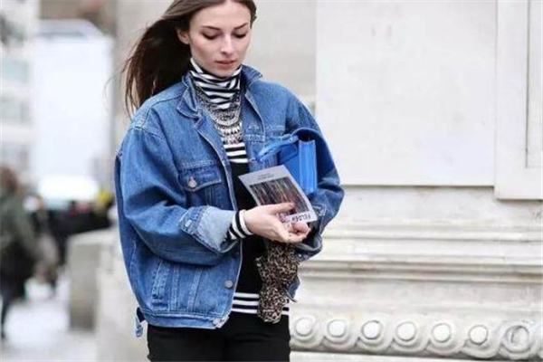 牛仔衣弄上油漆怎么去掉,油漆弄到牛仔裤上怎么洗掉