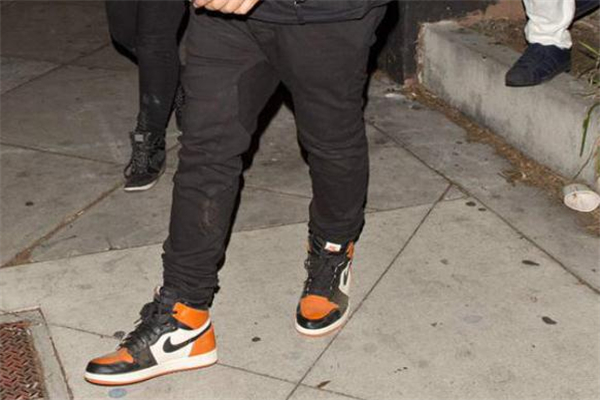 aj1黑扣碎为啥这么贵,aj1 扣碎