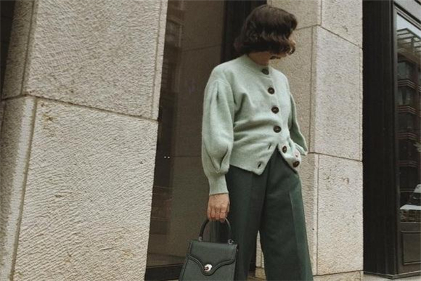 长款针织开衫怎么搭配,针织开衫怎么搭配最好看