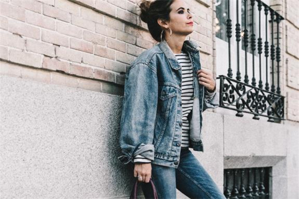 条纹打底衫配什么外套好看,条纹打底衫搭配什么外套