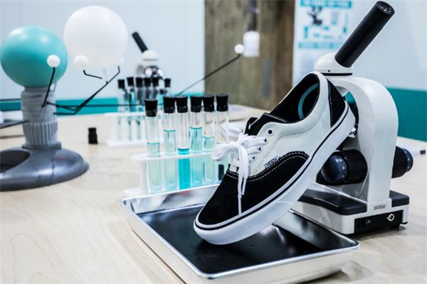 vans comfycush区别,vanscomfycush和pro