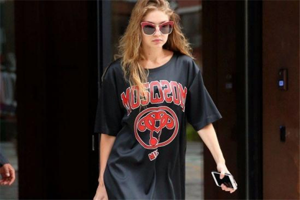 黑色t恤适合什么人穿男,黑色衣服适合什么人穿