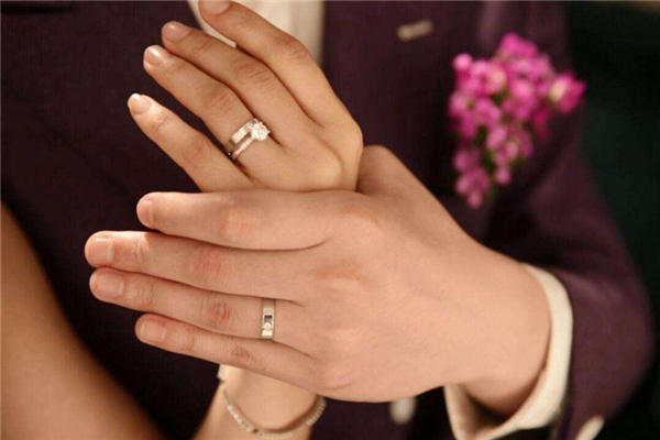 婚戒30分大小可以吗,30分钻戒求婚算小吗