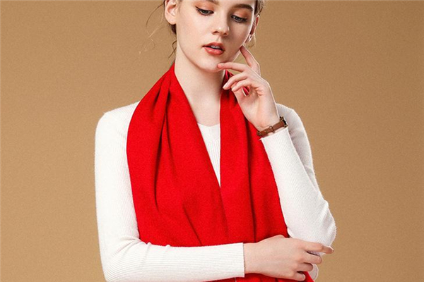 羊毛围巾扎脖子吗,毛线围巾扎脖子怎么办