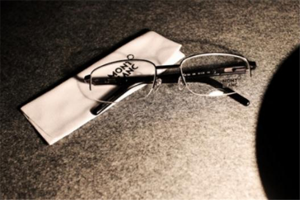 万宝龙眼镜实体店,万宝龙眼镜什么档次