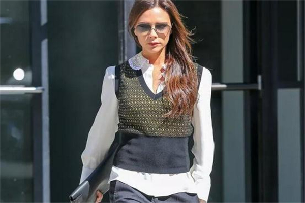 针织背心搭衬衫,针织衫搭衬衣