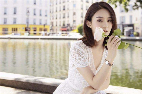 女表欧米茄和浪琴哪个比较好,女士戴浪琴还是欧米茄