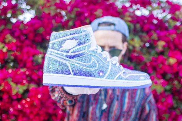 aj1去哪里定制,aj1极光蓝