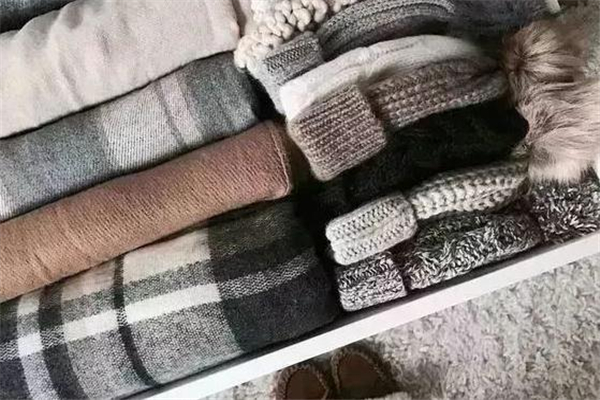 冬季厚衣服怎样折叠最省空间,衣服怎么叠节省空间
