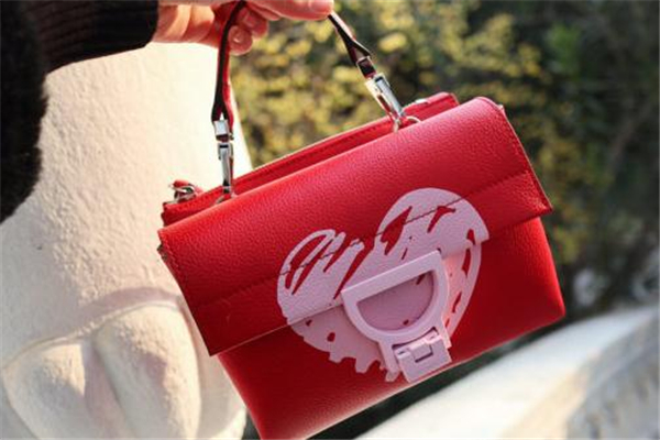 coccinelle女包价格,coccinelle是什么价位