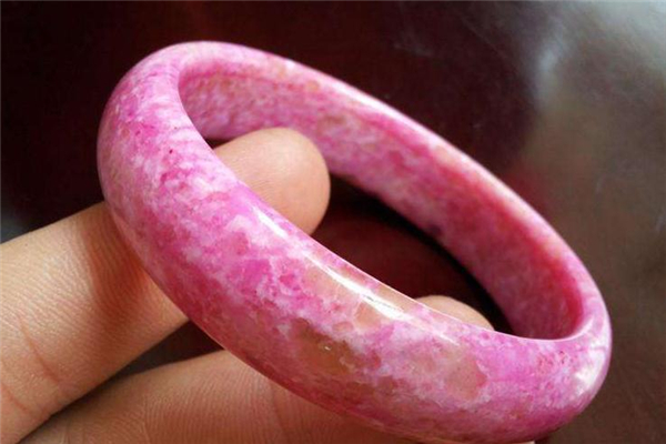 桃花玉产地在哪里,桃花玉产于什么地方