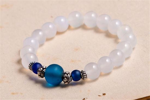 红玛瑙为什么越戴越暗,为什么玛瑙越戴越浑浊