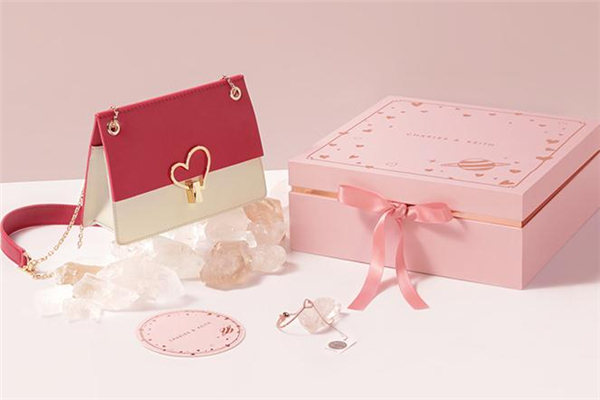 小ck情人节限定包2020多少钱,小ck情人节限定爱心包2019