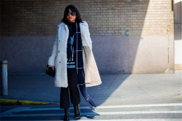 九分裤搭配短靴,九分裤搭配短靴好看吗