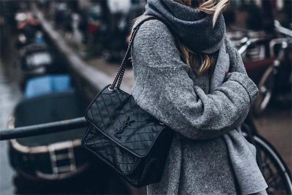 ysl油蜡皮包真假辨别,ysl油蜡皮包专柜价格 ysl油蜡皮包真假辨别,ysl油蜡皮包专柜价格