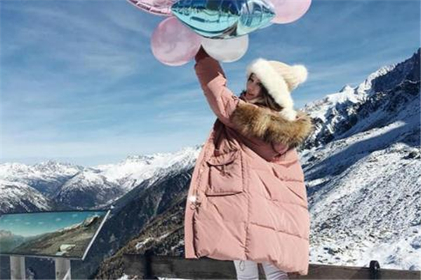 优雅羽绒服,超大毛领羽绒服