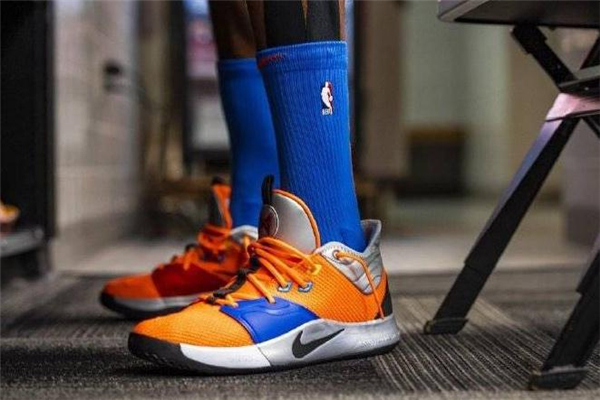 pg3和pg2.5哪个好,耐克pg3测评