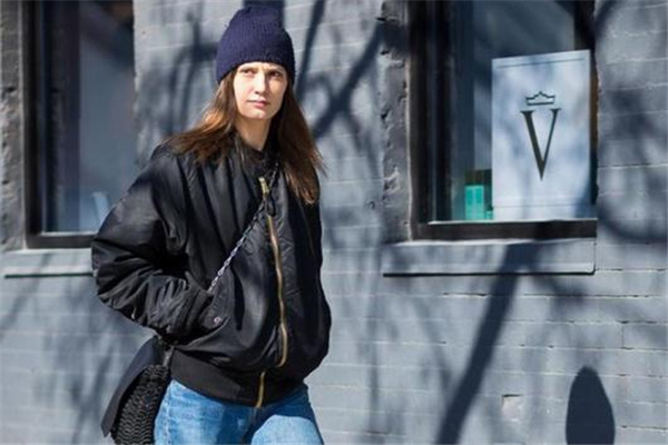 帽衫配夹克,针织帽衫如何搭配外套