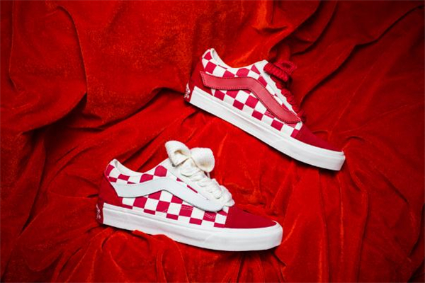 vans猪年限定鞋带穿法视频,vans牛年限定送鞋环