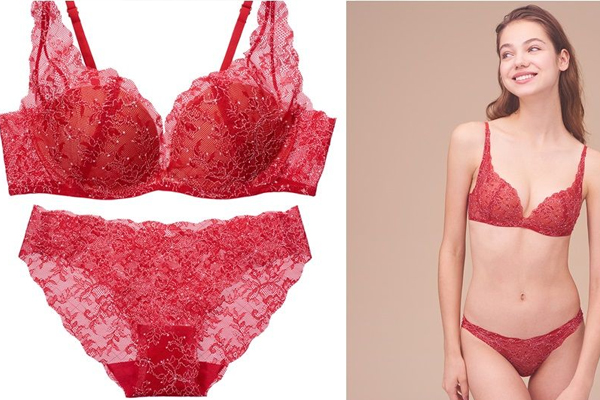 红色的外衣配什么内衣,红色内衣代表啥