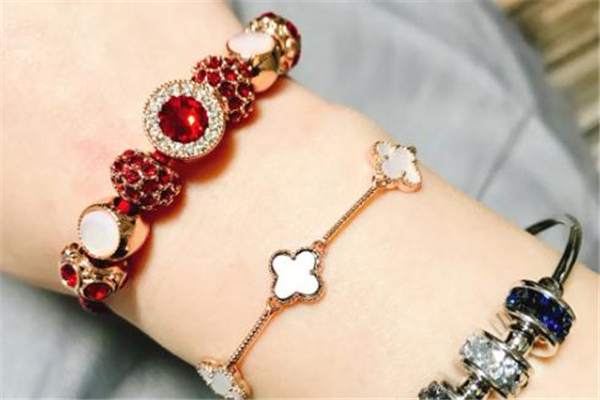 红石榴手链多少钱,石榴石手链价格