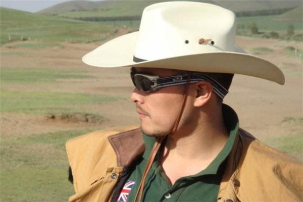 牛仔帽怎么搭配衣服,牛仔帽怎么搭配