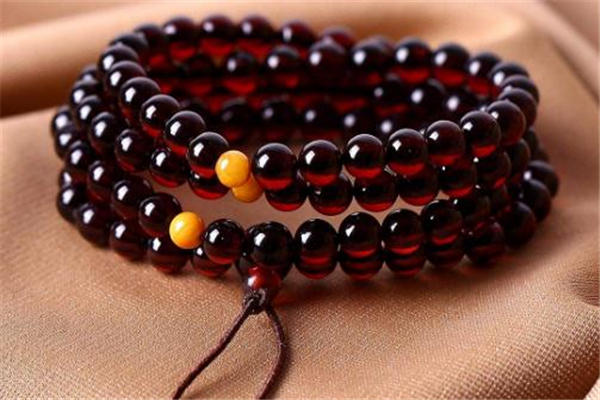 红血珀怎么鉴定真假,血珀如何辨别真假