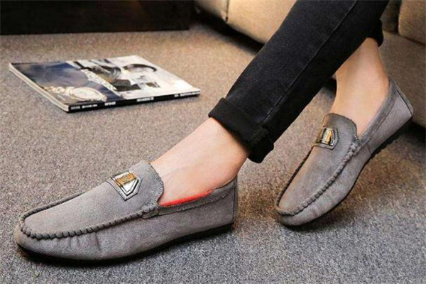 冬天豆豆鞋配什么袜子好看,豆豆鞋配什么袜子好看,不想露脚背