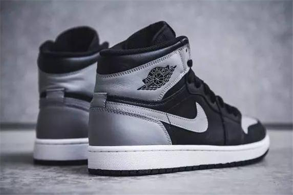 aj1影子灰和小闪电哪个好看,aj1影子灰怎么样 aj1影子灰和小闪电哪个好看,aj1影子灰怎么样