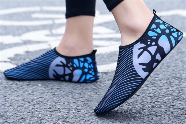 耐克赤足鞋是什么意思,赤足鞋是什么意思 耐克赤足鞋是什么意思,赤足鞋是什么意思