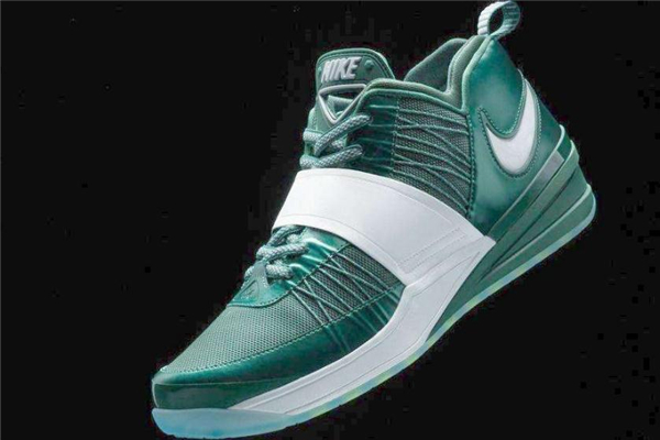 篮球鞋底子为什么那么硬,篮球鞋为什么鞋底硬 篮球鞋底子为什么那么硬,篮球鞋为什么鞋底硬