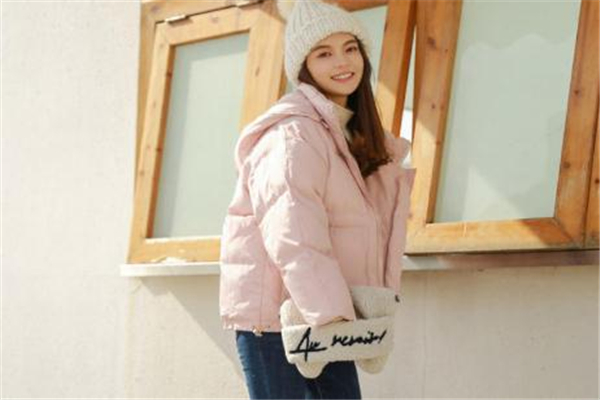 长款棉服配牛仔裤,牛仔棉服短款如何搭配