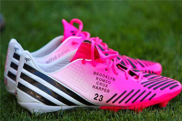 足球鞋高帮好还是低帮好?,足球鞋高帮和低帮哪个好