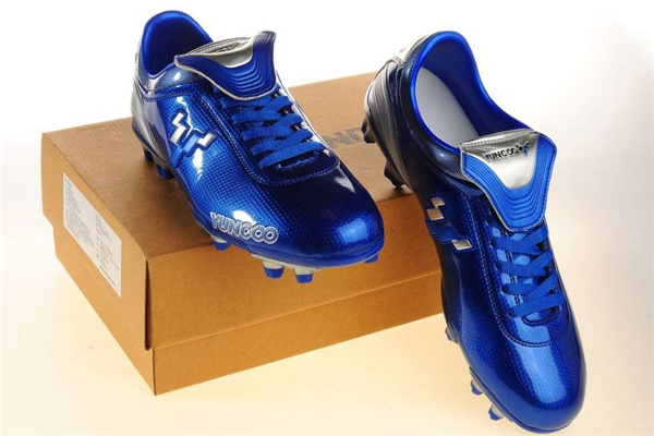 fg球鞋可以踢人造草吗,fg足球鞋可以踢人工草吗