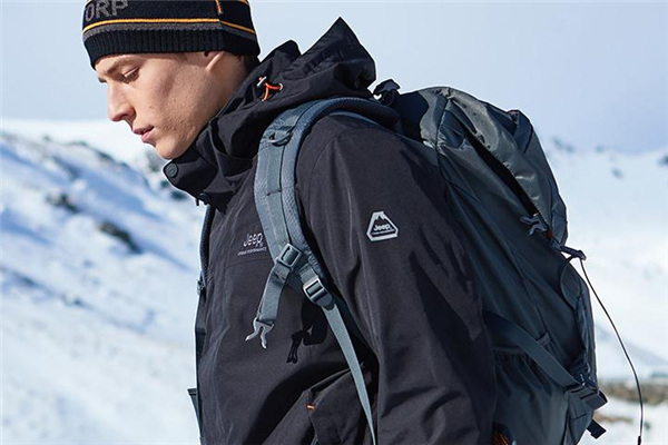 登山服和冲锋衣的区别,冲锋衣是运动服吗