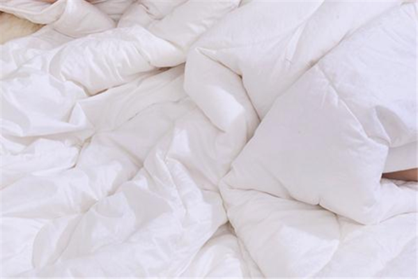 羊绒被子怎么清洗,羊绒被怎么洗涤和保养方法