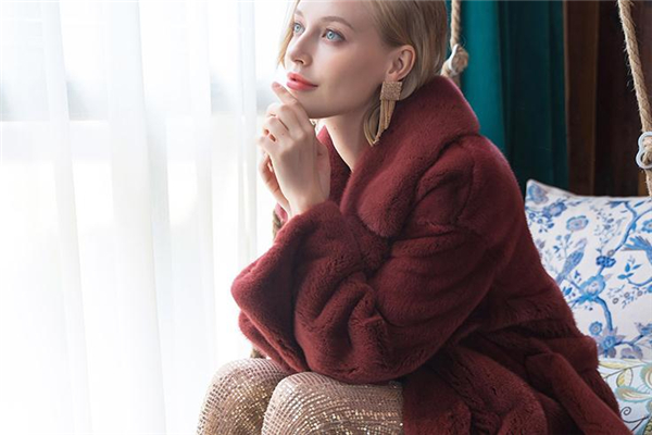 皮草要买大一点吗,皮草都说买大不买小 皮草要买大一点吗,皮草都说买大不买小