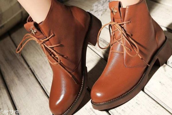 皮鞋变形怎么恢复,鞋子变形怎么恢复