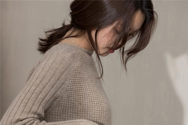 夏季t恤衫怎么收纳,羊绒衫怎么样洗才能缩小