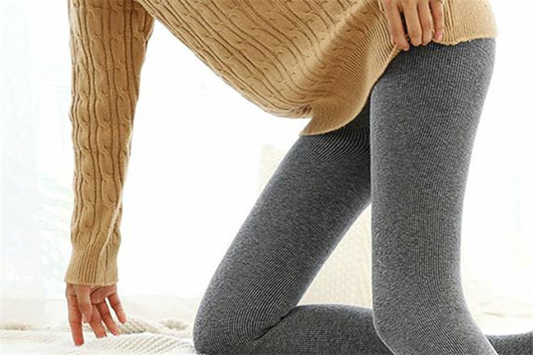 衣服和裤子怎么搭配,连裤袜哪个牌子好